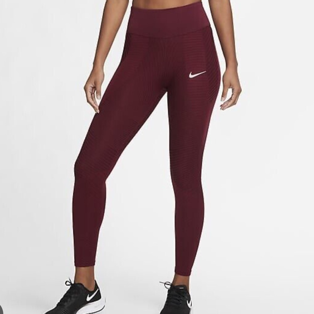 NWT Nike Epic Lux Tight Fit Textured Women’s Leggings